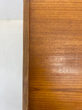 Afbeelding in Gallery-weergave laden, Mid-century Teak Dressoir / Sideboard (Bartels?)