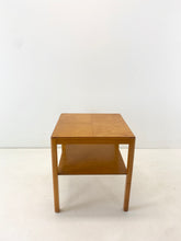 Afbeelding in Gallery-weergave laden, Berken Bijzettafel