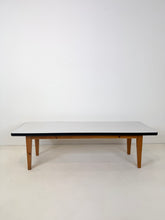 Afbeelding in Gallery-weergave laden, Lage Vintage Salontafel / Plantentafel