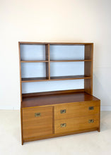 Afbeelding in Gallery-weergave laden, Laag Teak Boekenkast