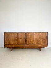 Afbeelding in Gallery-weergave laden, Ærthøj Jensen & Mølholm Herning Palissander Dressoir