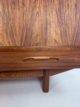 Afbeelding in Gallery-weergave laden, Ærthøj Jensen & Mølholm Herning Palissander Dressoir