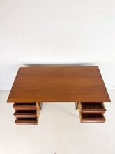 Afbeelding in Gallery-weergave laden, Deense Teak Bureau