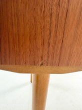 Afbeelding in Gallery-weergave laden, Deense Teak Bureau