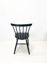 Afbeelding in Gallery-weergave laden, FDB Møbler Spijlenstoelen, 1960s