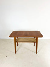 Afbeelding in Gallery-weergave laden, Mid-Century Modern Table