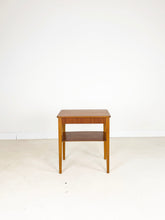 Afbeelding in Gallery-weergave laden, Vintage Teak Nachtkastje