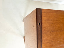 Load image into Gallery viewer, Teak Kast