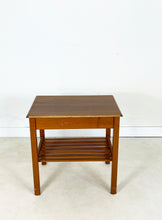 Afbeelding in Gallery-weergave laden, Vintage Nachtkastjes (set van 2)