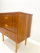 Afbeelding in Gallery-weergave laden, Kleine Teak Ladekast