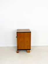Afbeelding in Gallery-weergave laden, Art Deco Nachtkastjes (set van 2)