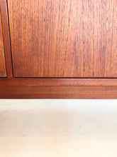 Afbeelding in Gallery-weergave laden, Ulferts Vintage Sideboard / Dressoir