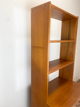 Afbeelding in Gallery-weergave laden, Teak Boekenkast / Wandkast