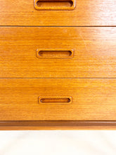 Afbeelding in Gallery-weergave laden, Smalle Teak Boekenkast / Wandkast
