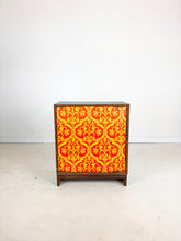 Afbeelding in Gallery-weergave laden, Smalle Vintage Kastje