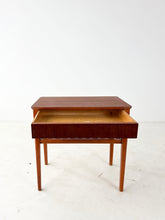 Afbeelding in Gallery-weergave laden, Vintage Nachtkastje