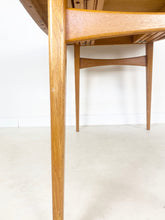 Afbeelding in Gallery-weergave laden, Teak Eettafel uit Zweden