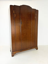 Afbeelding in Gallery-weergave laden, Art Deco Kledingkast, Camphor