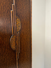 Afbeelding in Gallery-weergave laden, Art Deco Kledingkast, Camphor