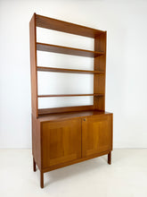 Afbeelding in Gallery-weergave laden, Teak Wandkast / Boekenkast uit Zweden