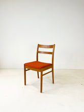 Afbeelding in Gallery-weergave laden, Zweedse Vintage Stoelen (set van 4)