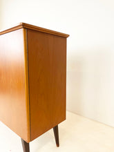 Afbeelding in Gallery-weergave laden, Scandinavisch Teak Dressoir