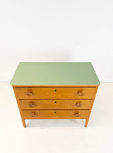 Afbeelding in Gallery-weergave laden, Opgeknapt Vintage Ladekastje