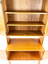 Afbeelding in Gallery-weergave laden, Teak Opbergkast