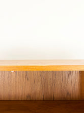 Afbeelding in Gallery-weergave laden, Teak Opbergkast