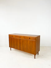 Afbeelding in Gallery-weergave laden, Klein Teak Dressoir / Sideboard, Bertil Fridhagen voor Bodafors