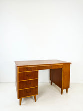 Afbeelding in Gallery-weergave laden, Vintage Teak Bureau uit Zweden