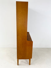 Afbeelding in Gallery-weergave laden, Vintage Scandinavische Wandmeubel
