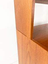 Afbeelding in Gallery-weergave laden, Scandinavische Vintage Boekenkast / Wandkast
