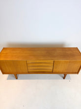 Afbeelding in Gallery-weergave laden, Erik Wørts Eiken Dressoir