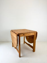 Afbeelding in Gallery-weergave laden, Karin Mobring Hangoortafel (jaren 70)