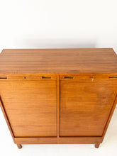 Afbeelding in Gallery-weergave laden, Vintage Scandinavisch Archievkast