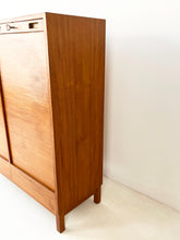 Afbeelding in Gallery-weergave laden, Vintage Scandinavisch Archievkast