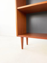 Afbeelding in Gallery-weergave laden, Deense Lage Boekenkast