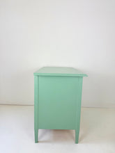 Afbeelding in Gallery-weergave laden, Opgeknapte Vintage Commode / Ladekast