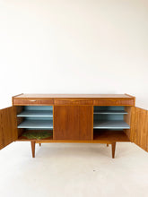 Load image into Gallery viewer, Scandinavisch Vintage Dressoir