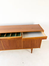 Load image into Gallery viewer, Scandinavisch Vintage Dressoir
