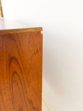 Load image into Gallery viewer, Scandinavisch Vintage Dressoir