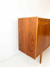 Load image into Gallery viewer, Scandinavisch Vintage Dressoir