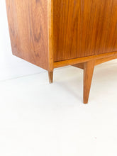 Load image into Gallery viewer, Scandinavisch Vintage Dressoir