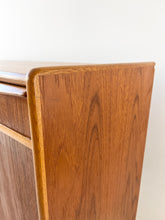 Load image into Gallery viewer, Scandinavisch Vintage Dressoir