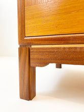 Afbeelding in Gallery-weergave laden, Vintage Teak Kastje