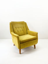 Afbeelding in Gallery-weergave laden, Gele Fluwelen Fauteuil