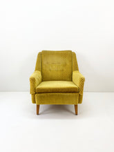 Afbeelding in Gallery-weergave laden, Gele Fluwelen Fauteuil