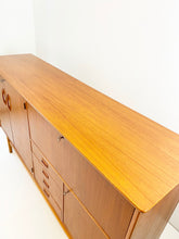 Afbeelding in Gallery-weergave laden, Hoog Dressoir
