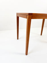 Afbeelding in Gallery-weergave laden, Teak Salontafel